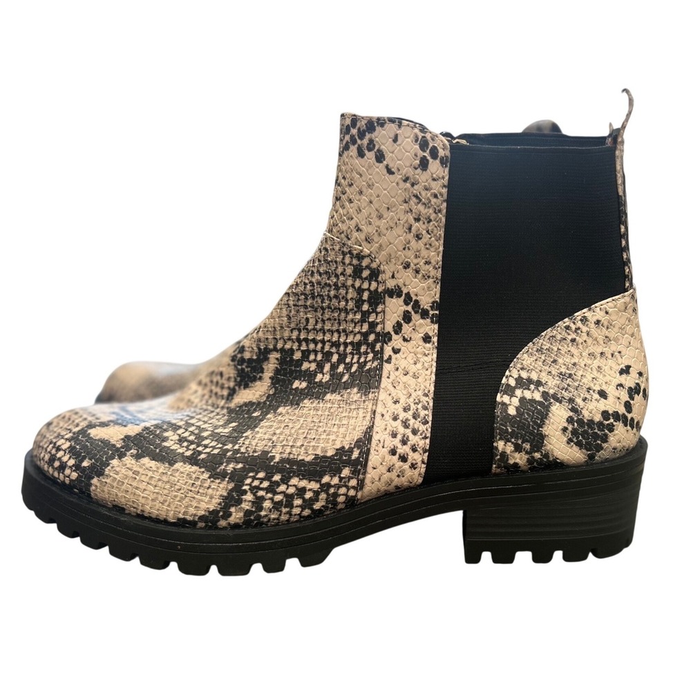 Universal Thread Snakeskin Print Chelsea Boots Lug Sole Zip Ankle Bootie Size 10